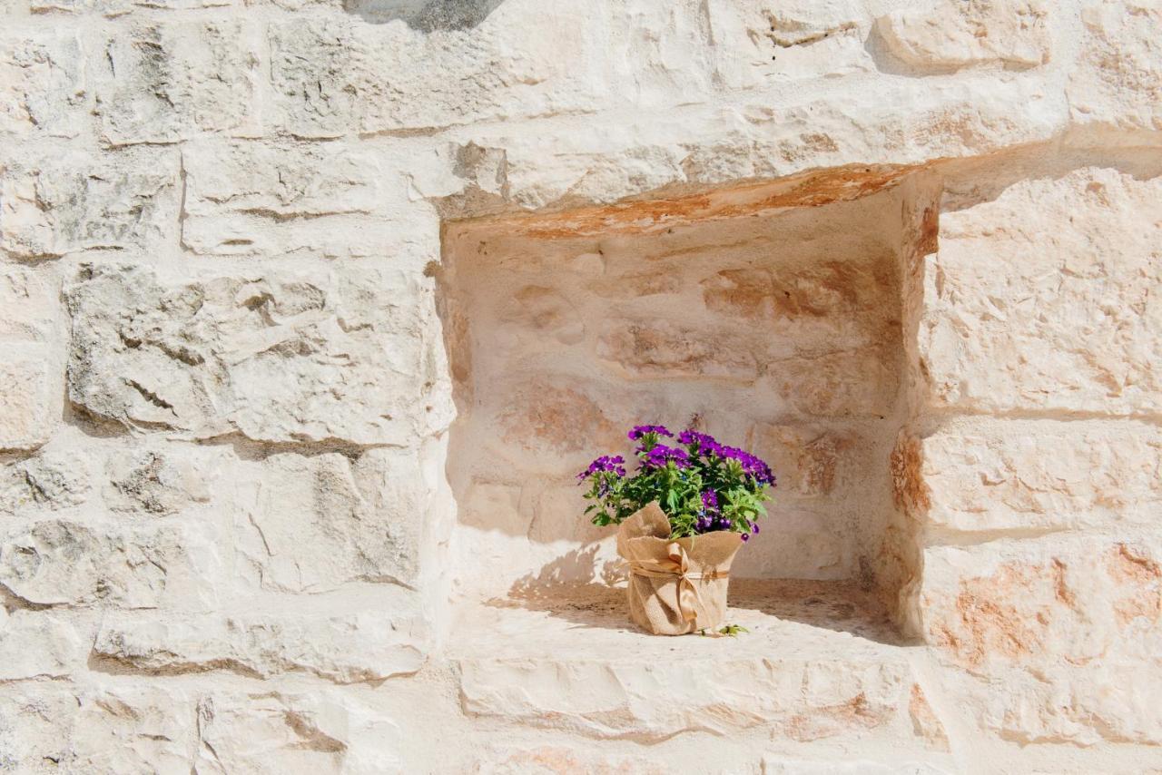 Trulli Delle Sete Hotel Locorotondo Exterior photo